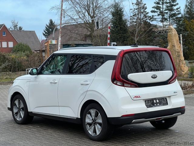 Van KIA Soul e-Soul DynamicLine 64 kWh LED Navi Kamera