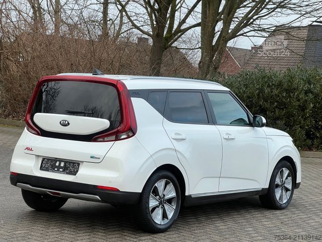Van KIA Soul e-Soul DynamicLine 64 kWh LED Navi Kamera
