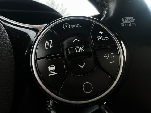 Van KIA Soul e-Soul DynamicLine 64 kWh LED Navi Kamera