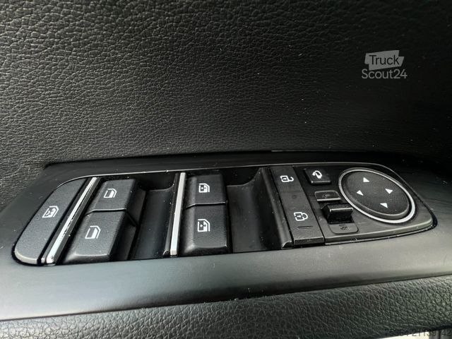 Van KIA Soul e-Soul DynamicLine 64 kWh LED Navi Kamera