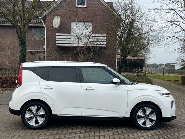 Van KIA Soul e-Soul DynamicLine 64 kWh LED Navi Kamera