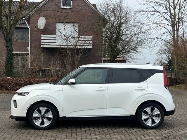 Van KIA Soul e-Soul DynamicLine 64 kWh LED Navi Kamera