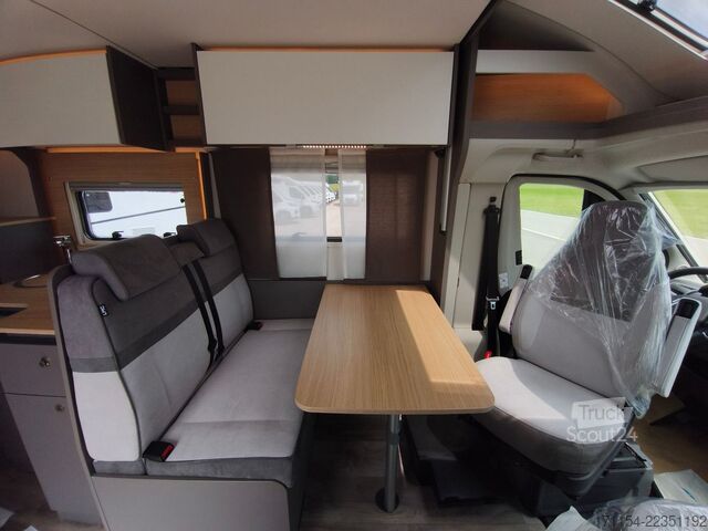 Полуинтегриран кемпер LMC Tourer lift H 730 ,Hubbett,