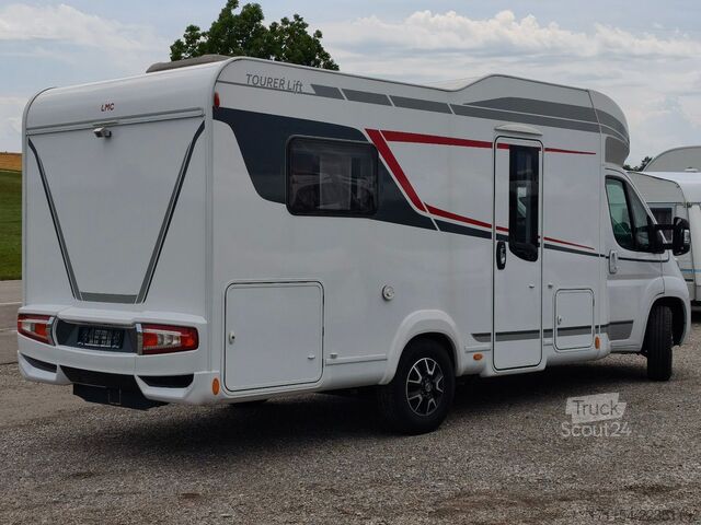 Полуинтегриран кемпер LMC Tourer lift H 730 ,Hubbett,