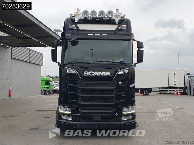 Transportador de madera Scania S650 S 6X4 Tajfun LIV100K Kran Holztransport Re...