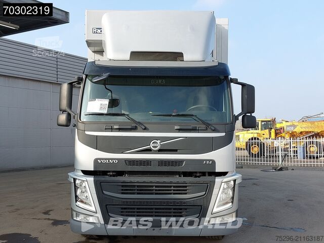 Chladírenská/mrazírenská přeprava Volvo FM 330 6X2 Frigoblock FK25SL 2000kg Ladebordwan...