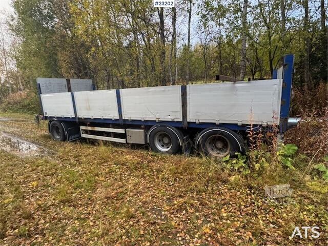  Istrail 3-axle flatbed trailer