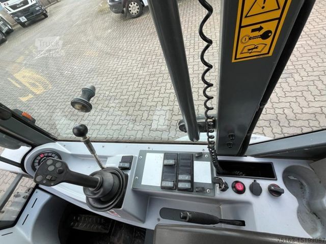 Radlader Radlader 750 Allrad Radlader Klappschaufel+Gabel