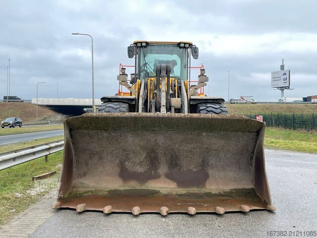 Loader Volvo L220H