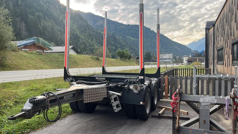Rimorchio per il trasporto di legname Ressinger TDRH-SG10T