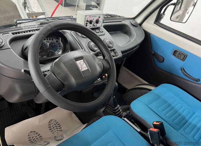 Самосвал-фургон PIAGGIO Porter 1.3 Allrad 4x4 Schneeschild Kipper Stdhz