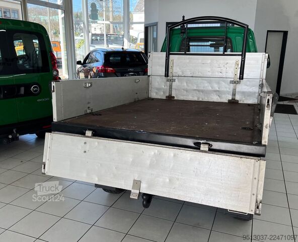 Самосвал-фургон PIAGGIO Porter 1.3 Allrad 4x4 Kipper Stdhz 1. Hand HUneu