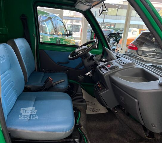 Самосвал-фургон PIAGGIO Porter 1.3 Allrad 4x4 Kipper Stdhz 1. Hand HUneu