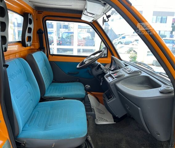شاحنة نقل صغيرة قلاب PIAGGIO Porter 1.3 Kipper 1. Hand HU neu