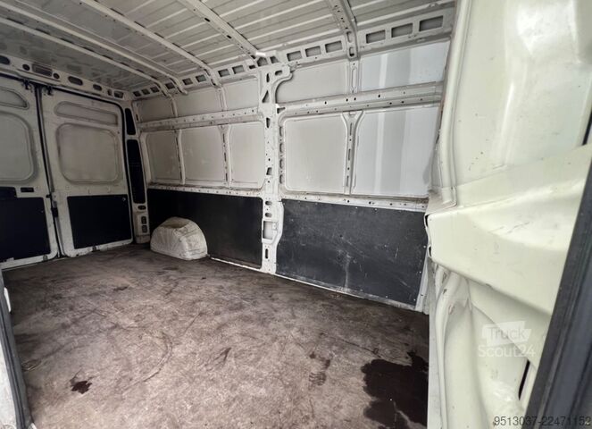 Hög tak skåpbil FIAT Ducato 2,3 JTD 35 130 L4H2 Klimaanlage HU 06.27