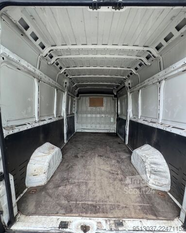 Hög tak skåpbil FIAT Ducato 2,3 JTD 35 130 L4H2 Klimaanlage HU 06.27
