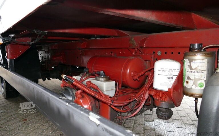 Transporteur de bétail IVECO 80E15 Pferdetransport 4 Pferde 4(Grün) HU neu