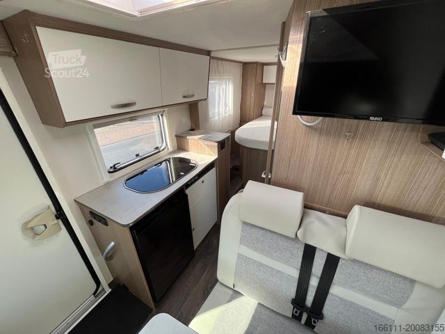 Half-integraal camper CARADO V 339 - Queensbett -  - Klima - AHK -