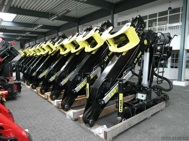 Transportator de lemn PAVIC TajfunLIV Ladekrane (Generalimporteur)