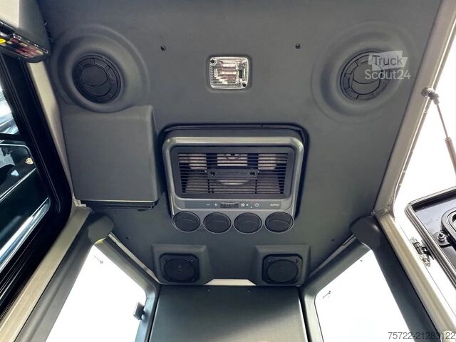 Transportator de lemn PAVIC TajfunLIV Ladekrane (Generalimporteur)