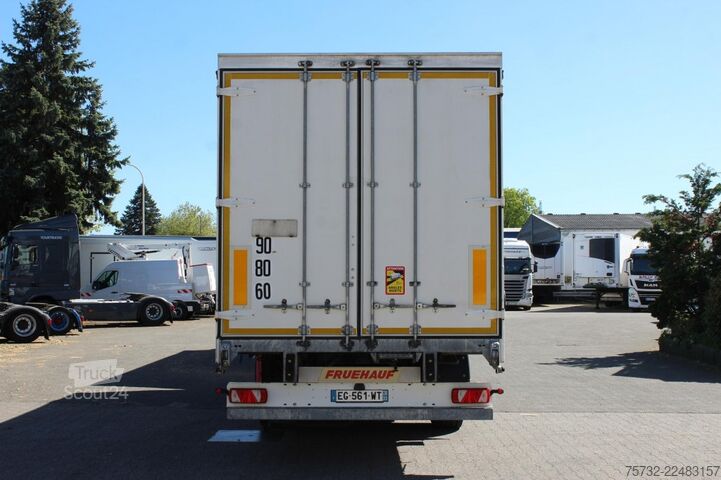 Tenteli düz yataklı kamyon MAN TGS 18.440 Plane Zug Schlafplatz AHK Retarder
