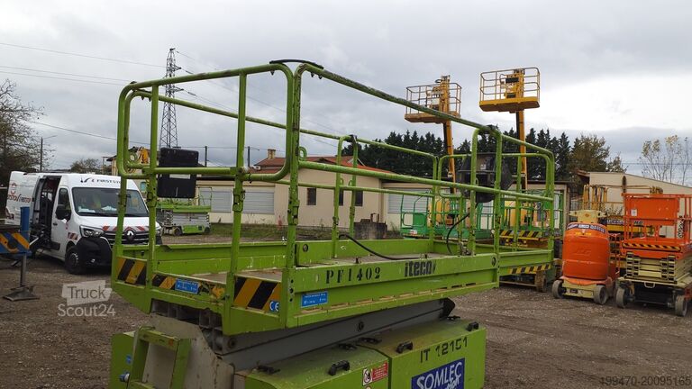 Mesa elevadora de tijera Iteco IT1215T (11,8 m)