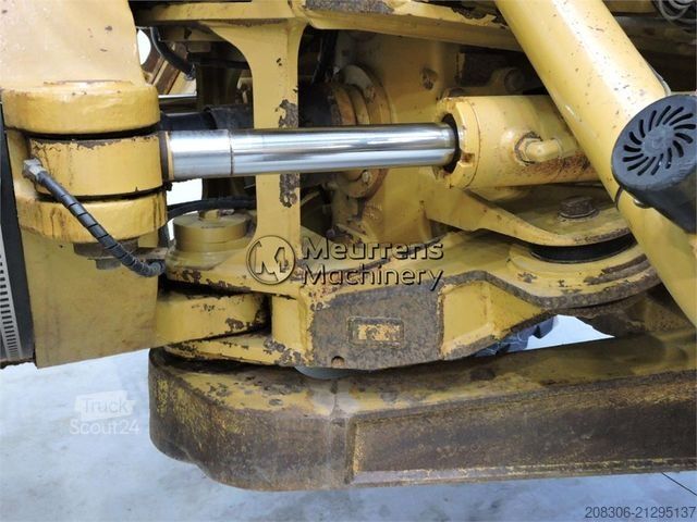 Sonstige CATERPILLAR 725
