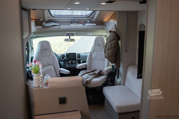 Caravana semiintegrada LMC Tracer 690 EL MJ2027 Dez 2026 Verfügbar