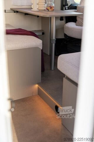 Caravana semiintegrada LMC Tracer 690 EL MJ2027 Dez 2026 Verfügbar