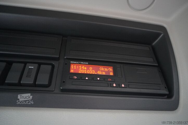 Platós daruval Renault C280 DTI 8 / FASSI crane 5.6T / 560 mth