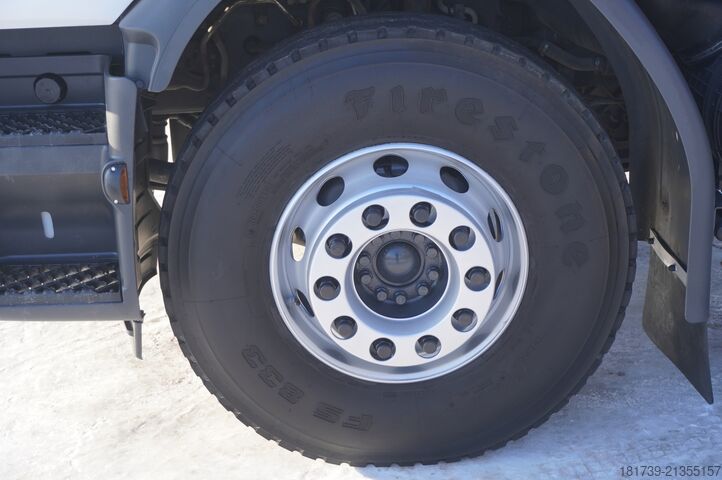 Plataforma Renault C280 DTI 8 / HDS Fassi F135A.22 / remote