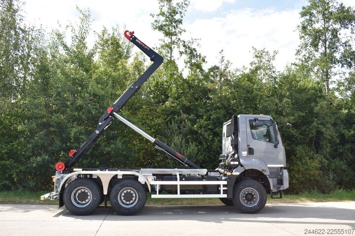 Abrollkipper Ford 6x4 Construction 3545D Day Cab