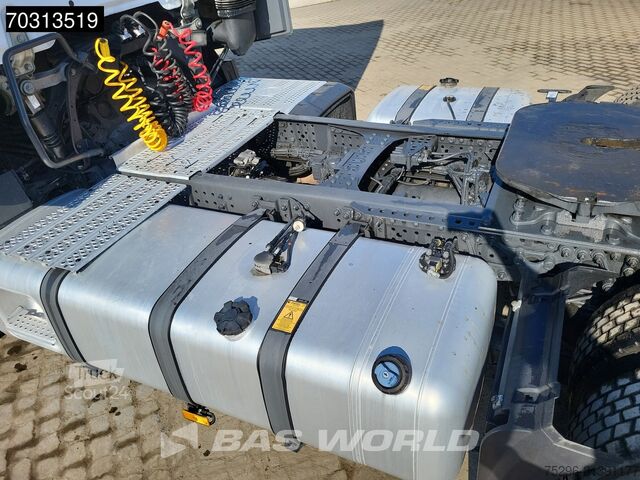 Kötet SZM Mercedes Actros 1845 4X2 Bigspace Lowdeck Mirrorcam 2x Tank