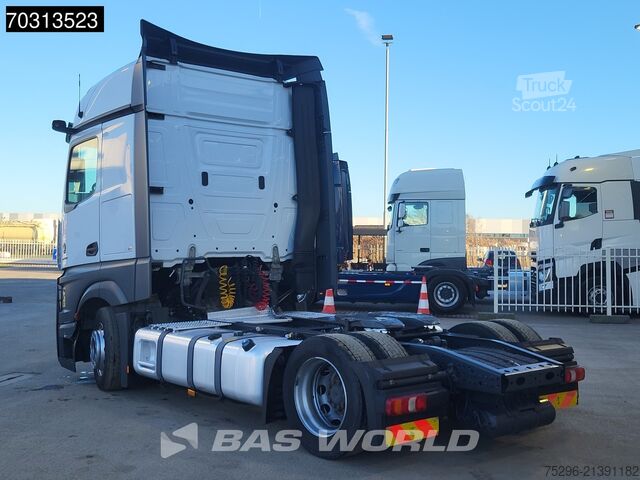 Volume SCM Mercedes Actros 1845 4X2 Bigspace Lowdeck Mirrorcam 2x Tank