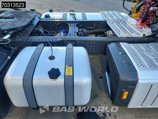 Volume SCM Mercedes Actros 1845 4X2 Bigspace Lowdeck Mirrorcam 2x Tank