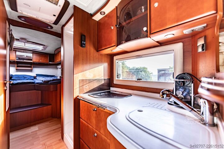 интегриран кемпер Concorde Iveco Carver 821 LS Retarder