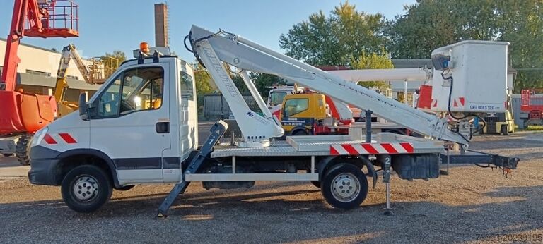 Furgonetă cu cutie Iveco Daily Multitel 160 ALU DS - 16m