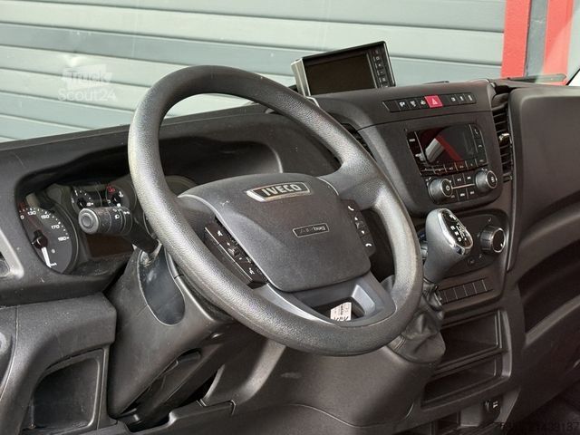 Skriňová dodávka IVECO Daily 35S14A Hi-Matic Klima 4,35m Portaltüren