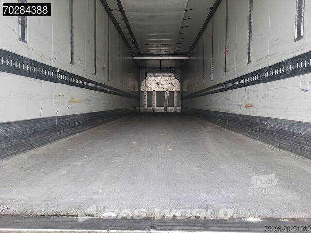 Pārvadājumi saldētavā/saldētavā Krone Carrier Vector 1950Mt 3 axles Dobbelstock 89m3