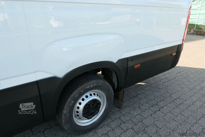 Bestelwagen met verhoogd dak IVECO Daily35-160 Maxi H3 extraHoch2,1m Hi-Matik Klima