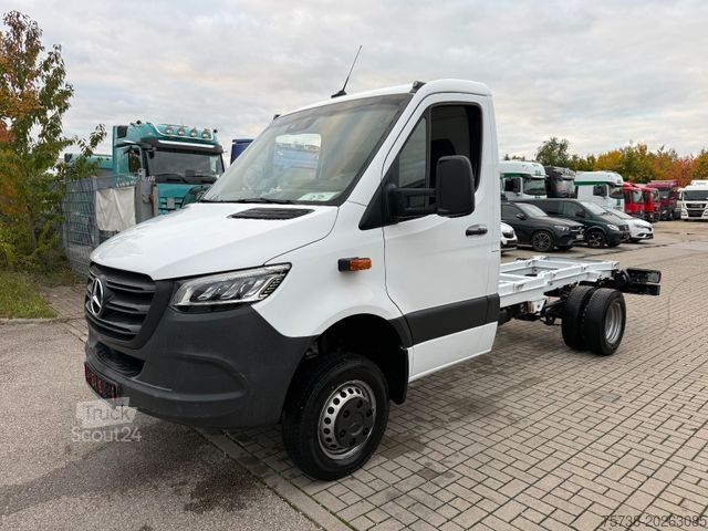 Transporter Fahrgestell MERCEDES-BENZ Sprinter 516 CDI 4x4 Fahrgestell/Klima/3-Sitze