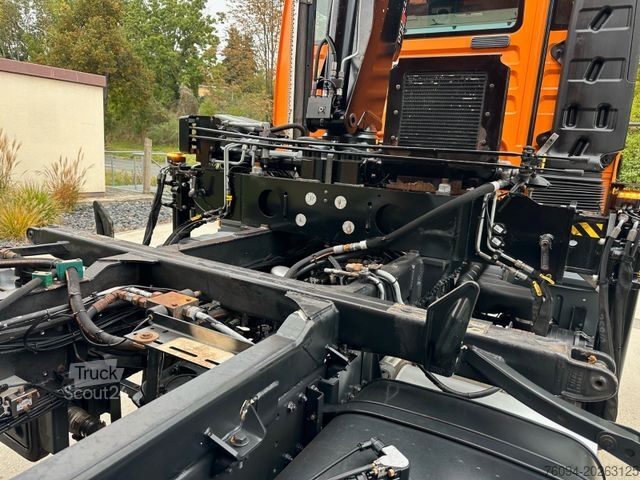 Truck mounted crane MAN TGM 13.250 4x4 Kipper KRAN FUNK AHK WINTERDIENST
