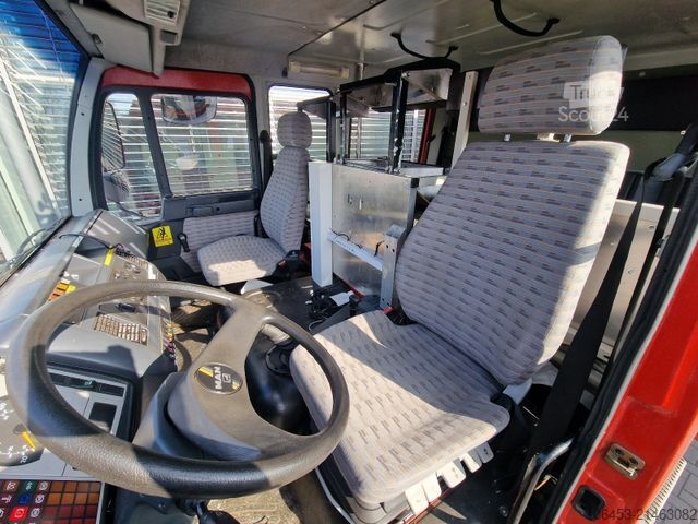 Autocisterna a vuoto MAN 8.136 4X4 Rüstwagen Allrad zuschaltbar 9 Sitzer