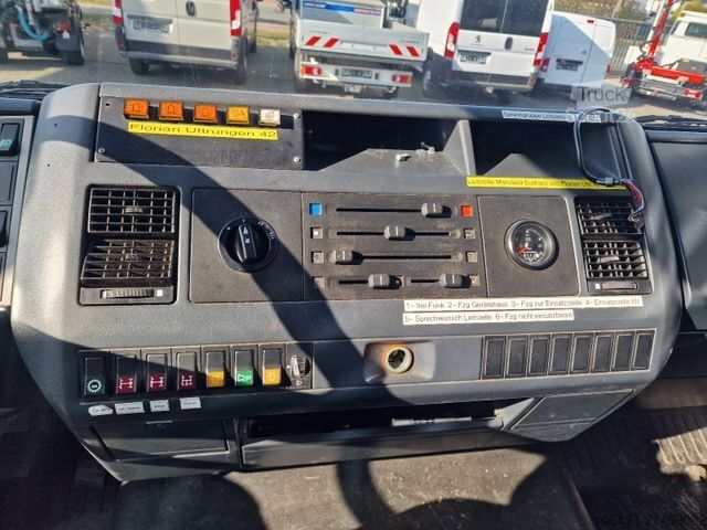 Autocisterna a vuoto MAN 8.136 4X4 Rüstwagen Allrad zuschaltbar 9 Sitzer