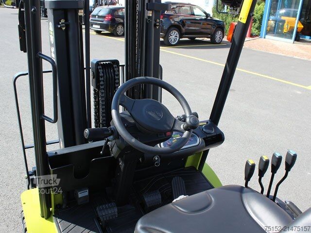 Chariot élévateur frontal Clark GTS 33 Dieselantrieb