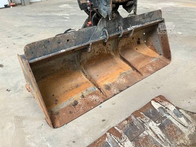 Midi kotrógép Bobcat E 80