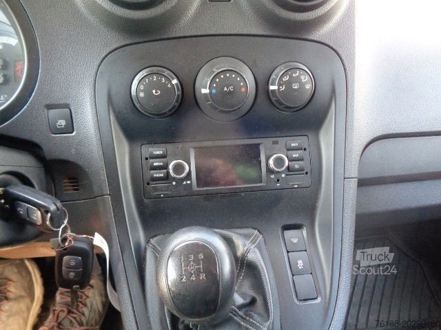 Minibusz MERCEDES-BENZ Citan 109 D Kasten 1. Hand Klima