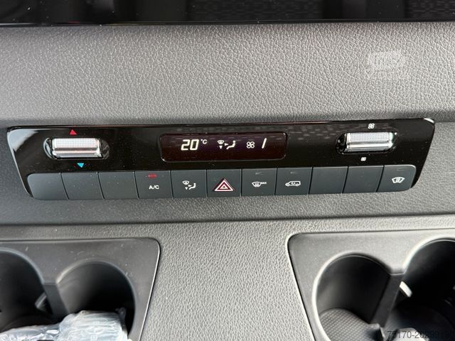 Dodávka s vysokou strechou MERCEDES-BENZ Sprinter 319 CDI 4325 DISTRONIC Klima AHK