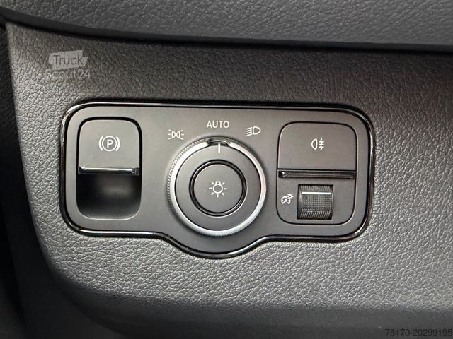 Dodávka s vysokou strechou MERCEDES-BENZ Sprinter 319 CDI 4325 DISTRONIC Klima AHK