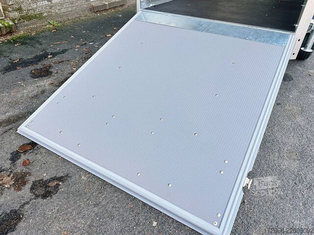  Variant 1315 C2 EDITION | RAMPE | SEITENTÜR 258X148X157CM 1350KG KOFFERANHÄNGER